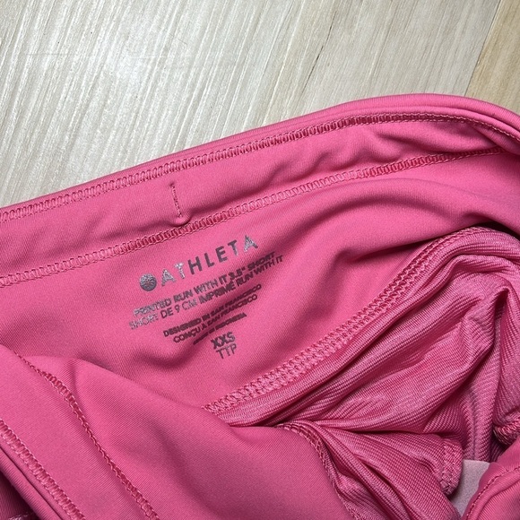 Athleta Run With It 3.5” Shorts Women’s | Painted Energy Pink Running Activewear - Picture 7 of 7